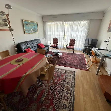 T4 Avec Parking, Balcon Et Proche Commerces A - Fr-1-239-921 Apartment