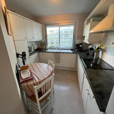 T4 Avec Parking, Balcon Et Proche Commerces A - Fr-1-239-921 Biarritz